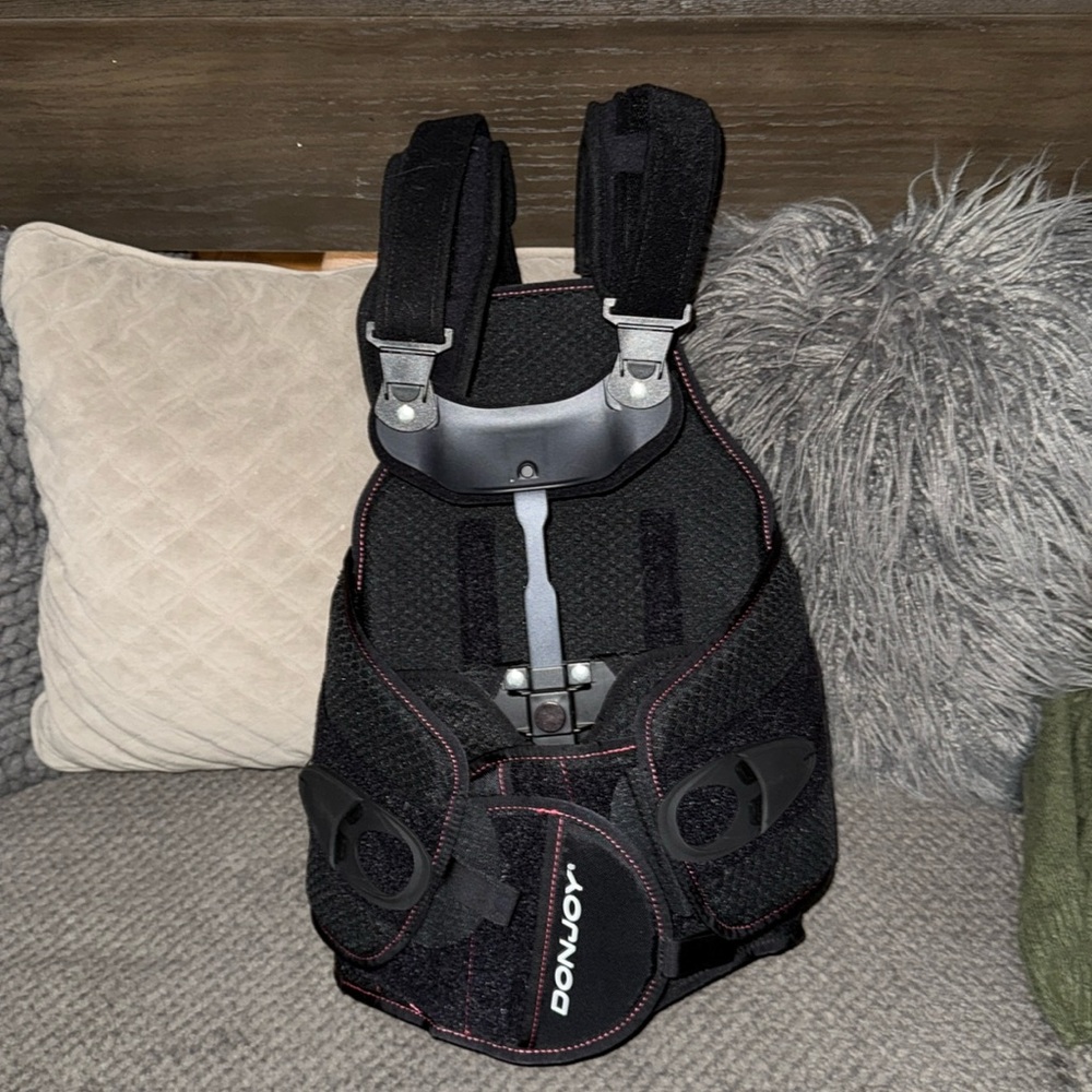 DonJoy Back Brace S/M
Model 13-5893-2